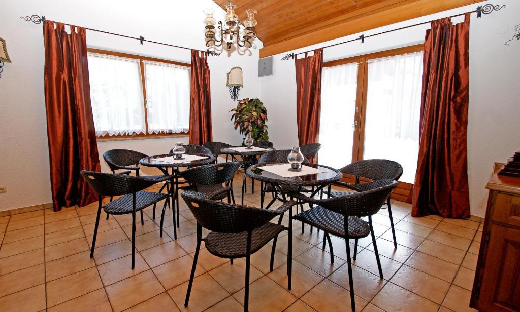 Hotel Alpenblick Шрунс Экстерьер фото