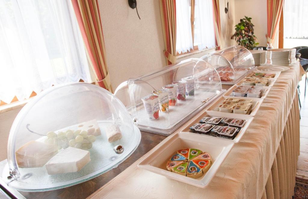 Hotel Alpenblick Шрунс Экстерьер фото